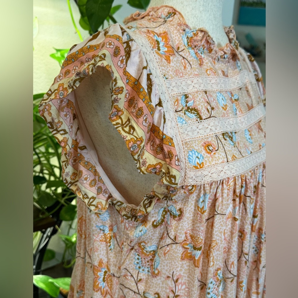 In Bloom Peach and Coral Patterned Blouse - Picture 8 of 11
